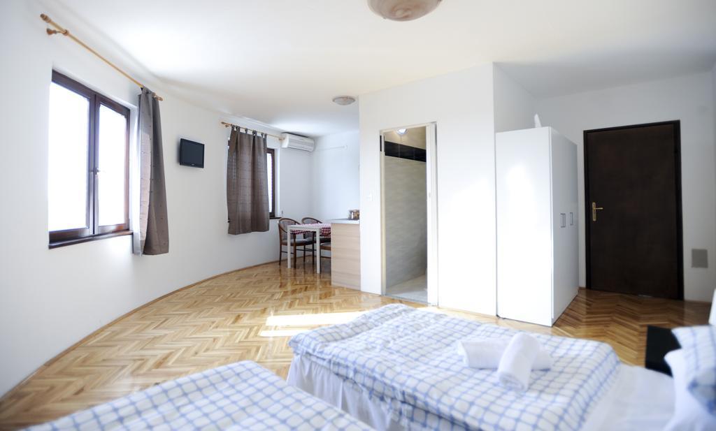 Apartments Deli Vrsi Zimmer foto