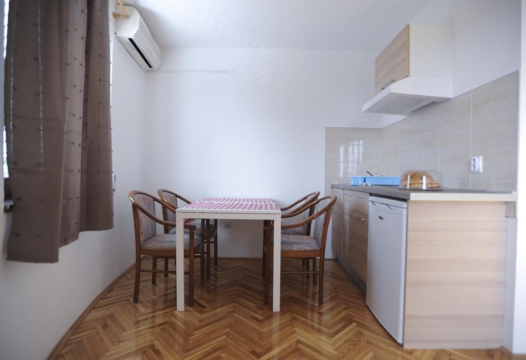 Apartments Deli Vrsi Zimmer foto